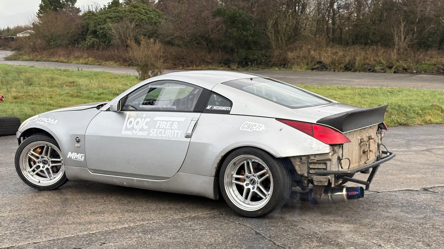Barre de protection arrière et point de levage Nissan 350z